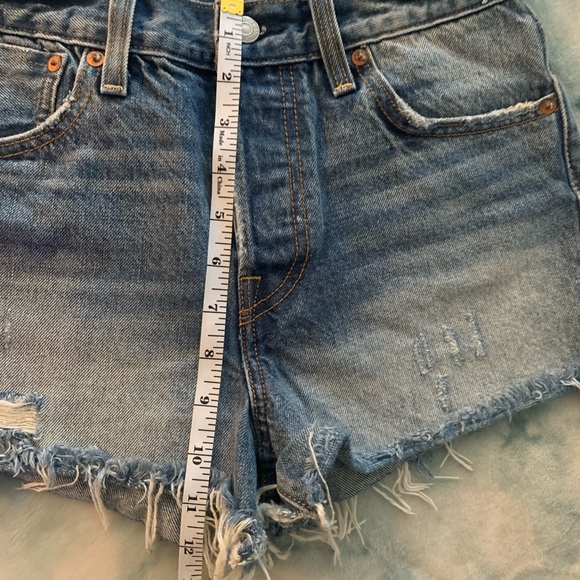 Levi’s White Oak Denim Jean Shorts US 26 - Picture 9 of 9